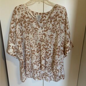 Worthington Tan and White Abstract Blouse